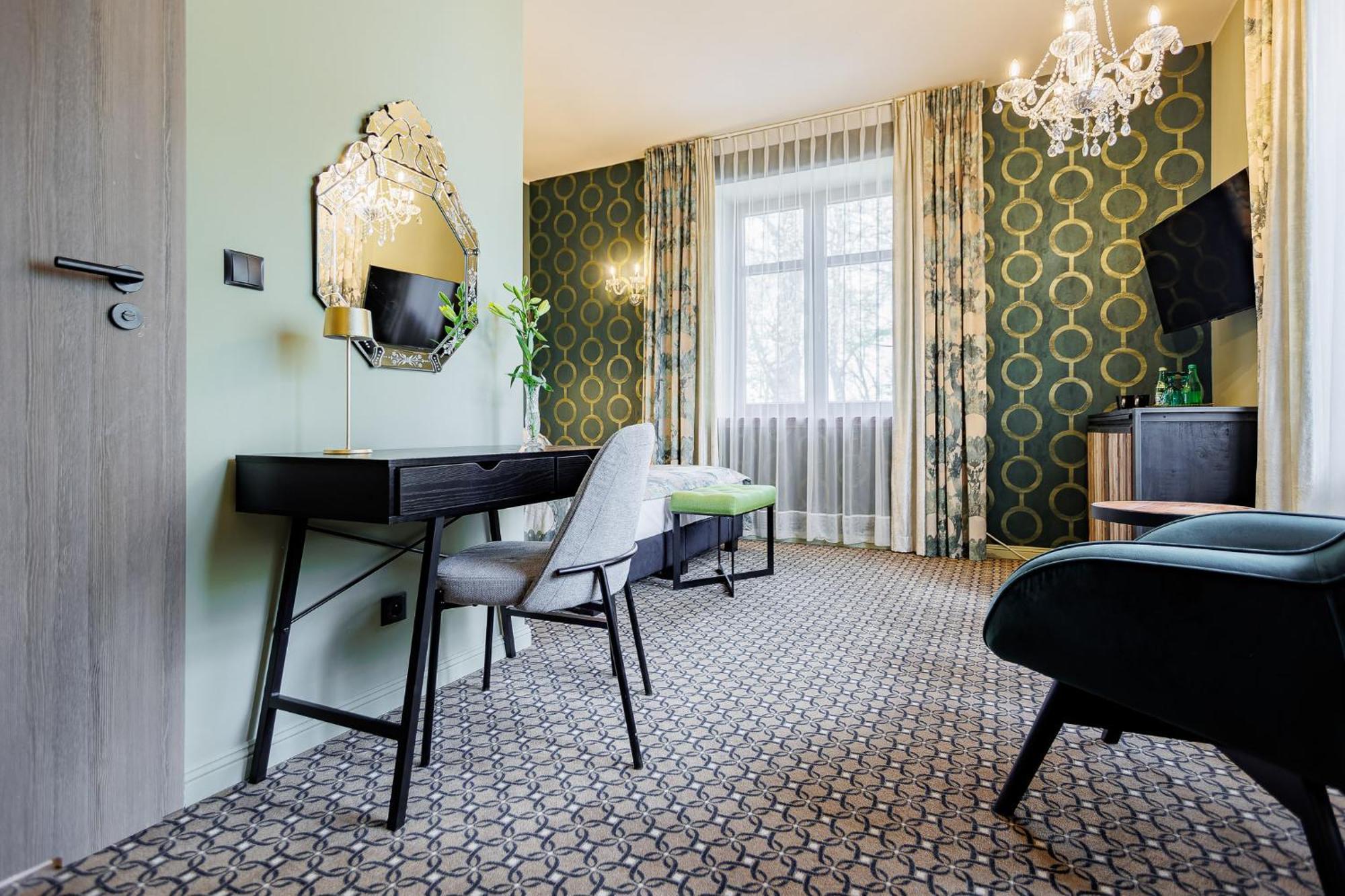 Dwor Prezydencki Boutique & 5* Zgłobice